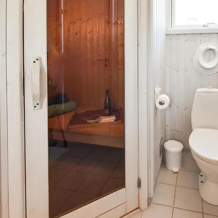 別荘 Cozy Home In Otterup With Sauna